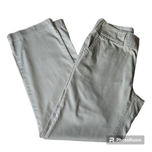 Izod olive green 100% cotton low rise bootcut chinos